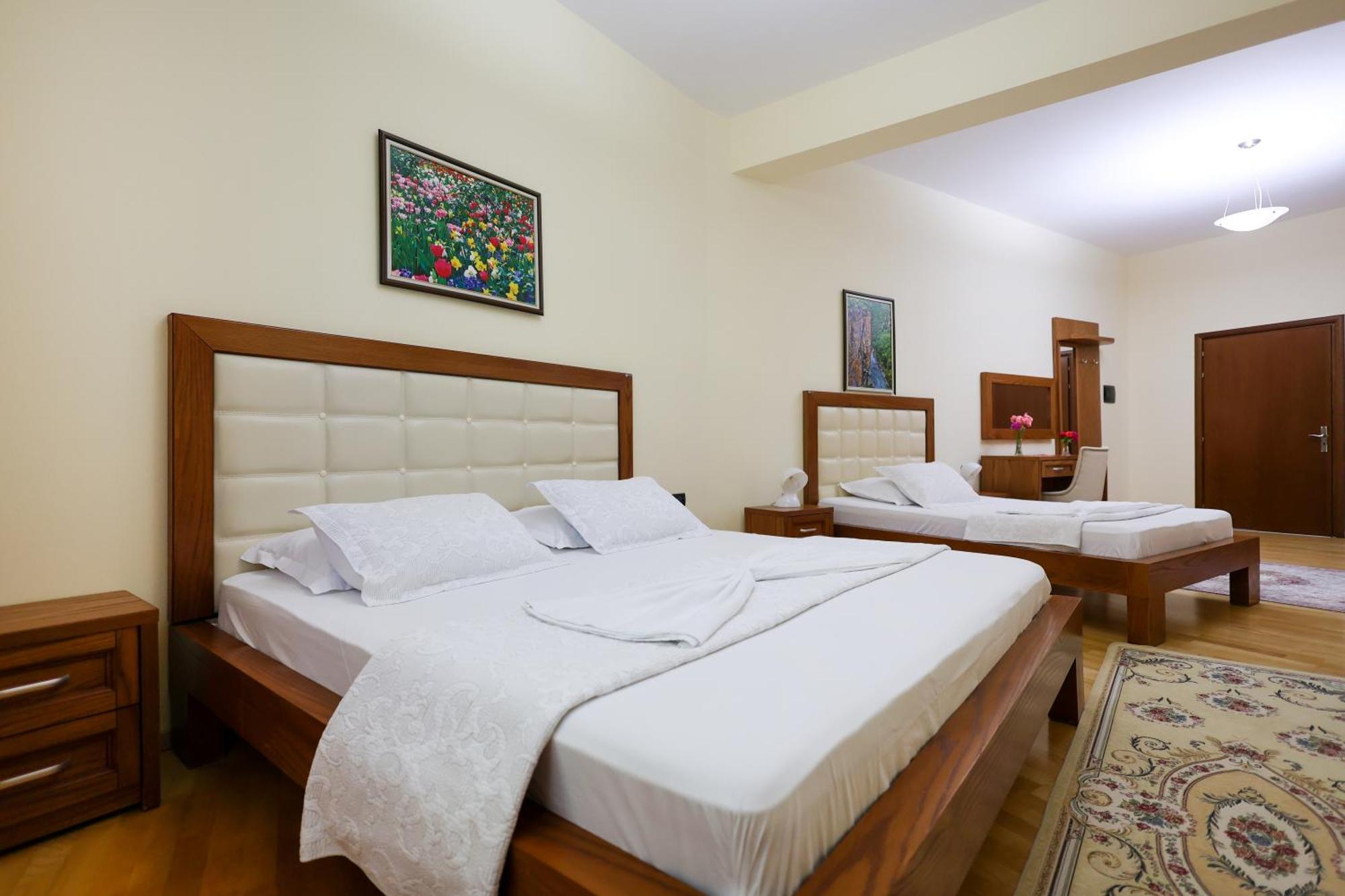 Hotel Kanione Cerenisht Extérieur photo
