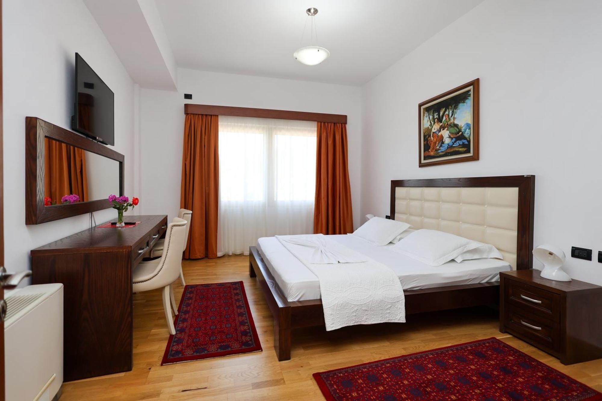 Hotel Kanione Cerenisht Extérieur photo